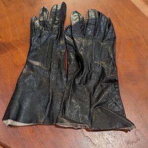 Antique Ladies Leather Gloves